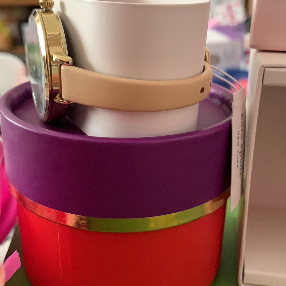 NWT! Kate Spade Watch & Earrings Set - Picture 6 of 16